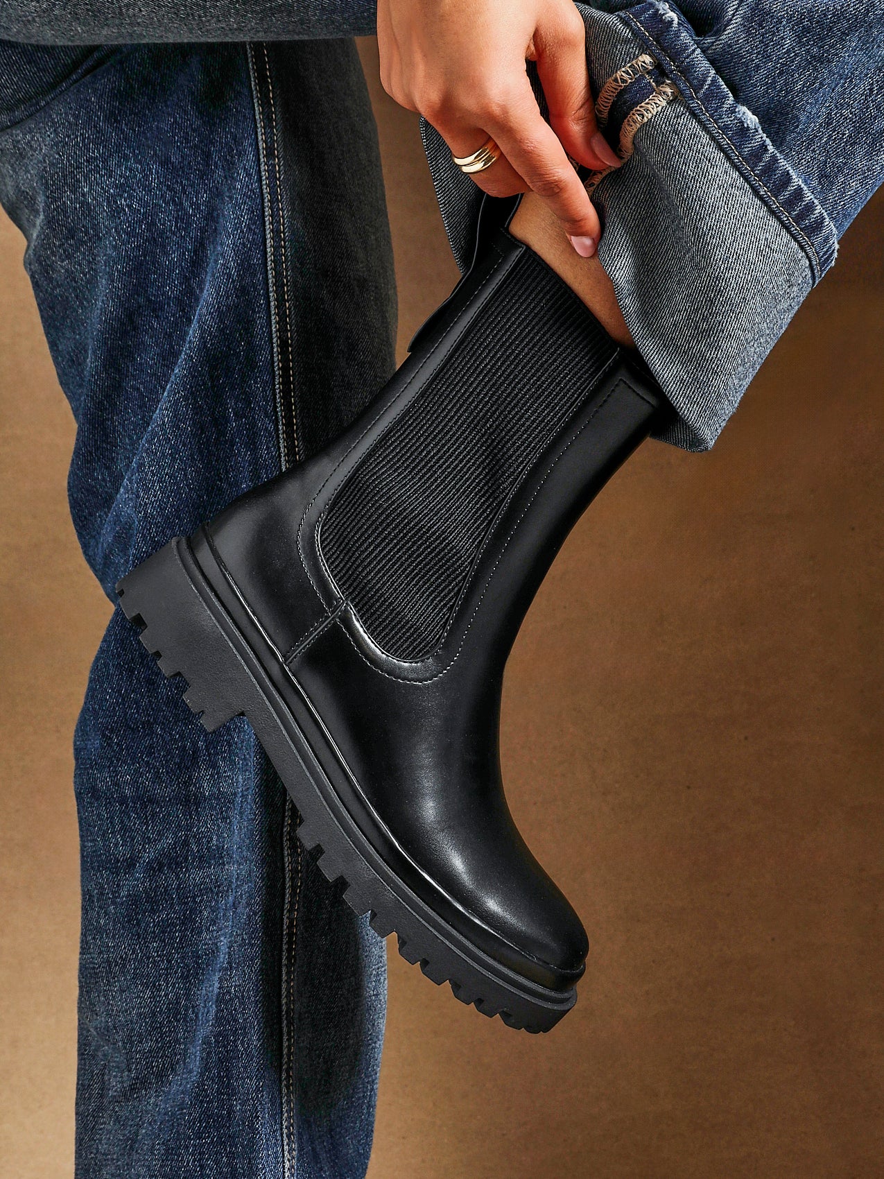 Command Black Chunky Chelsea Boots - Image 6
