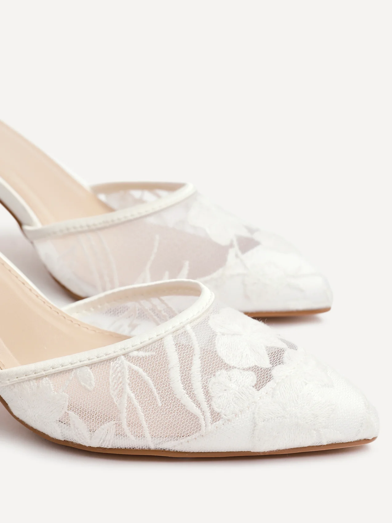 Essence Bridal Lace Court Heels - Image 4