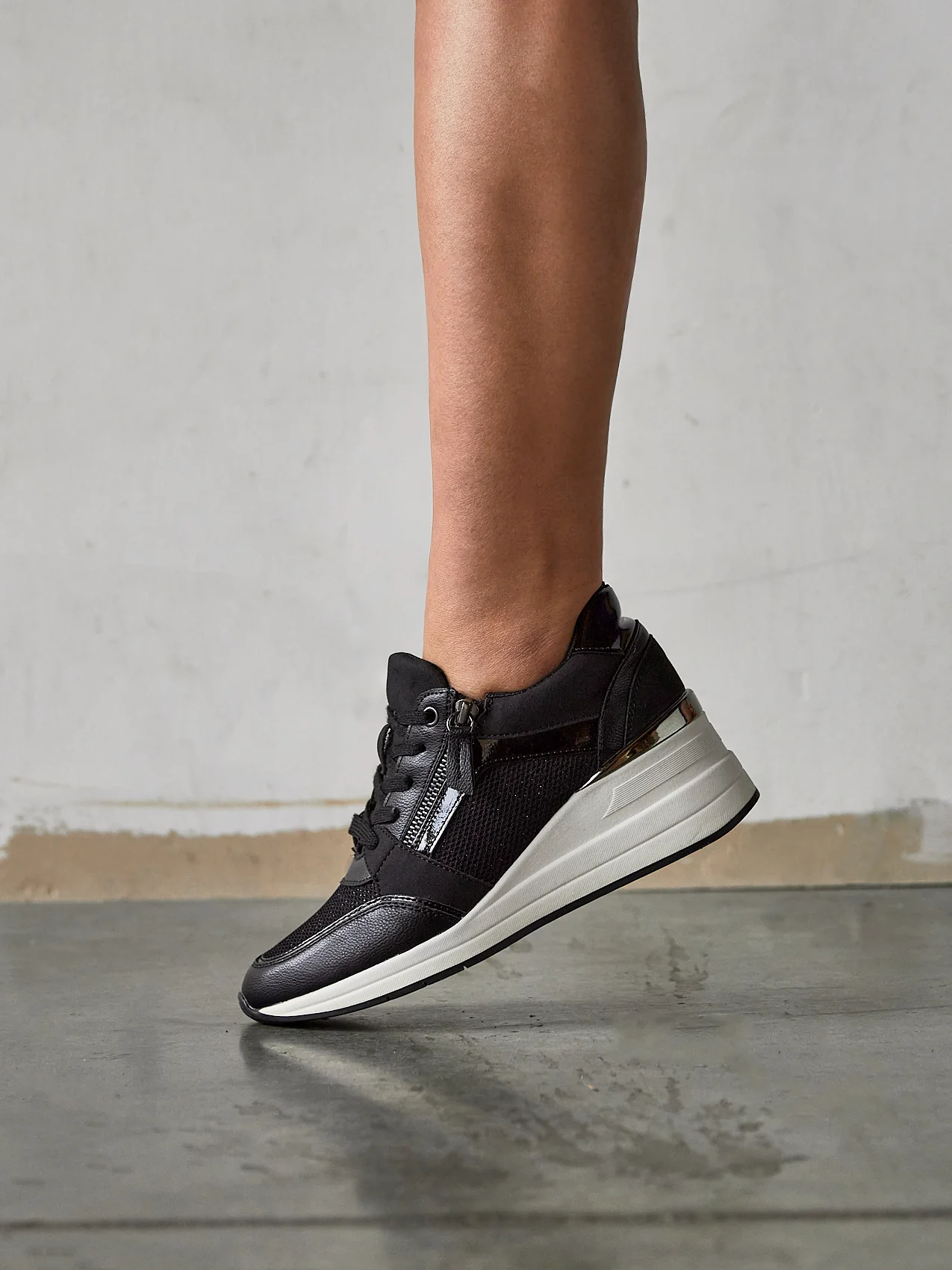 Everett Black Glitter Wedged Trainers - Image 6