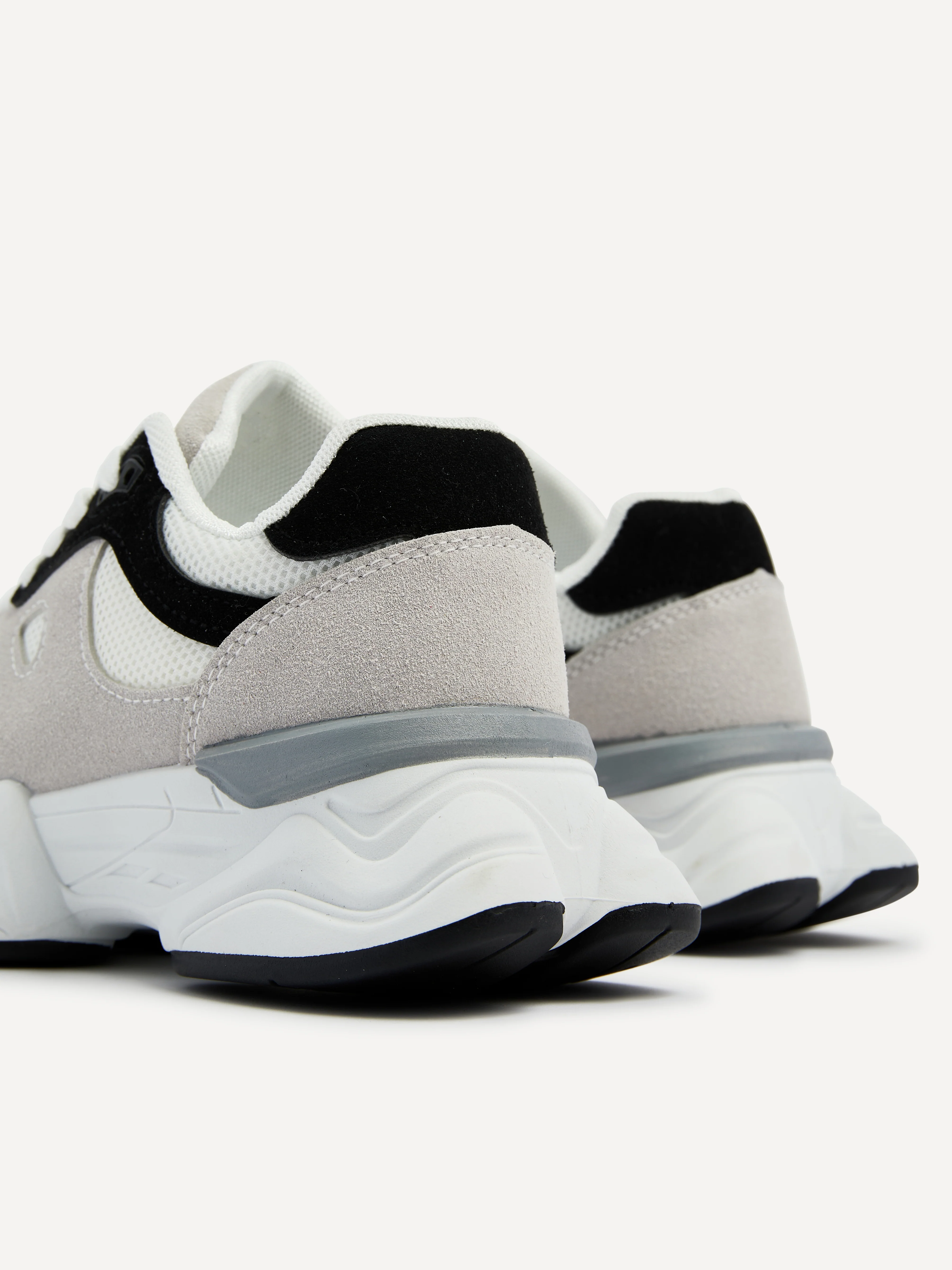 Hackney Black & Grey Trainers - Image 4
