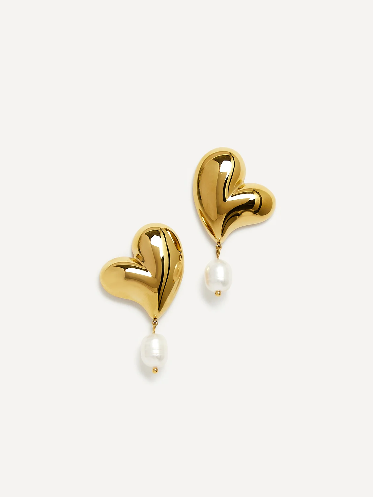 Heartfelt Gold Heart Stud Pearl Earrings - Image 3