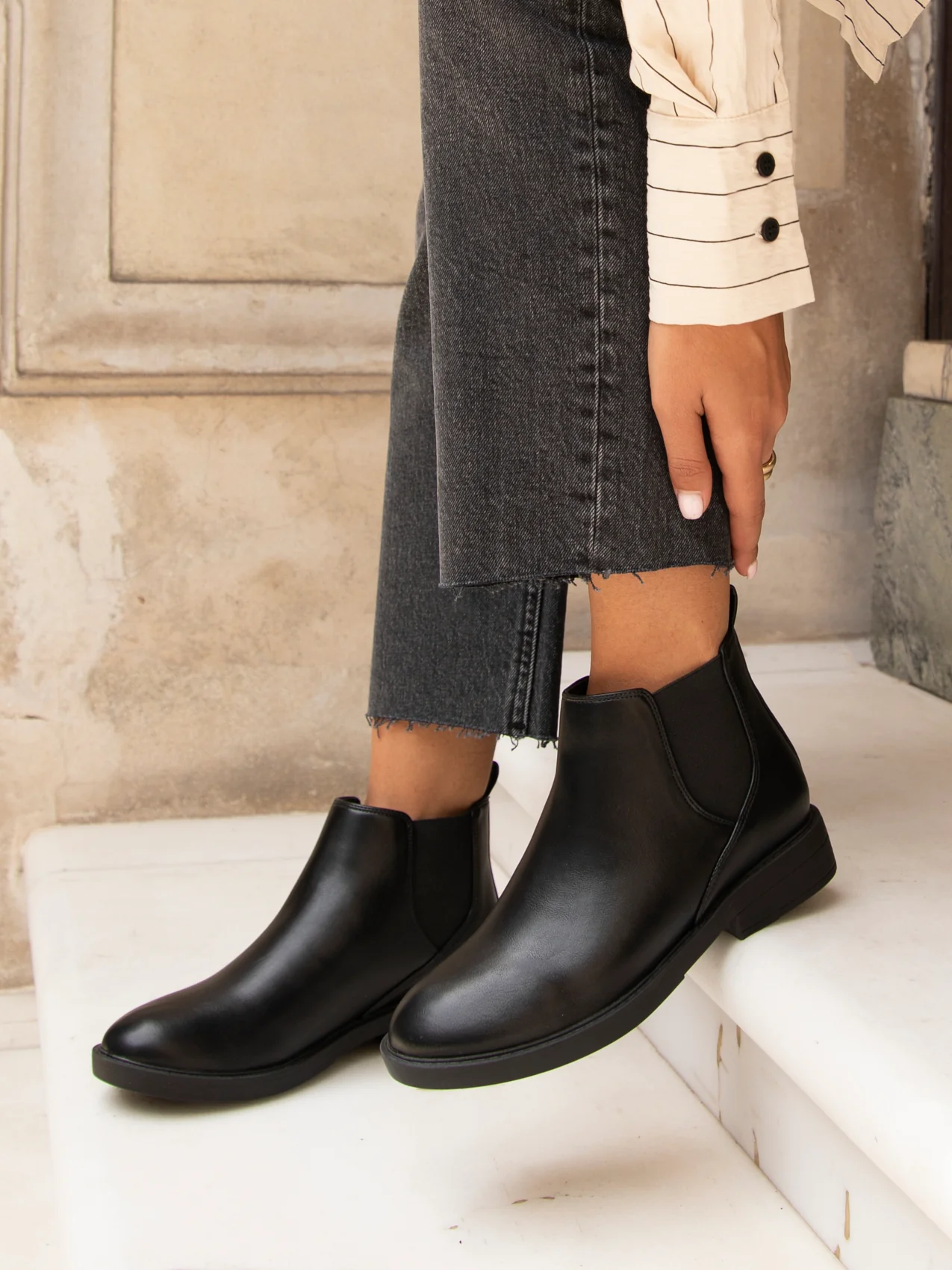 Karina Black Classic Chelsea Boots - Image 5