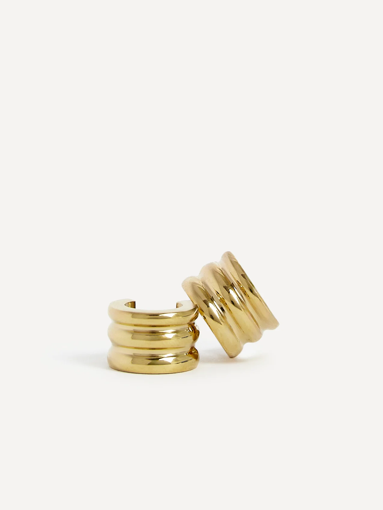 Noa Small Gold Hoop Earrings - Image 4