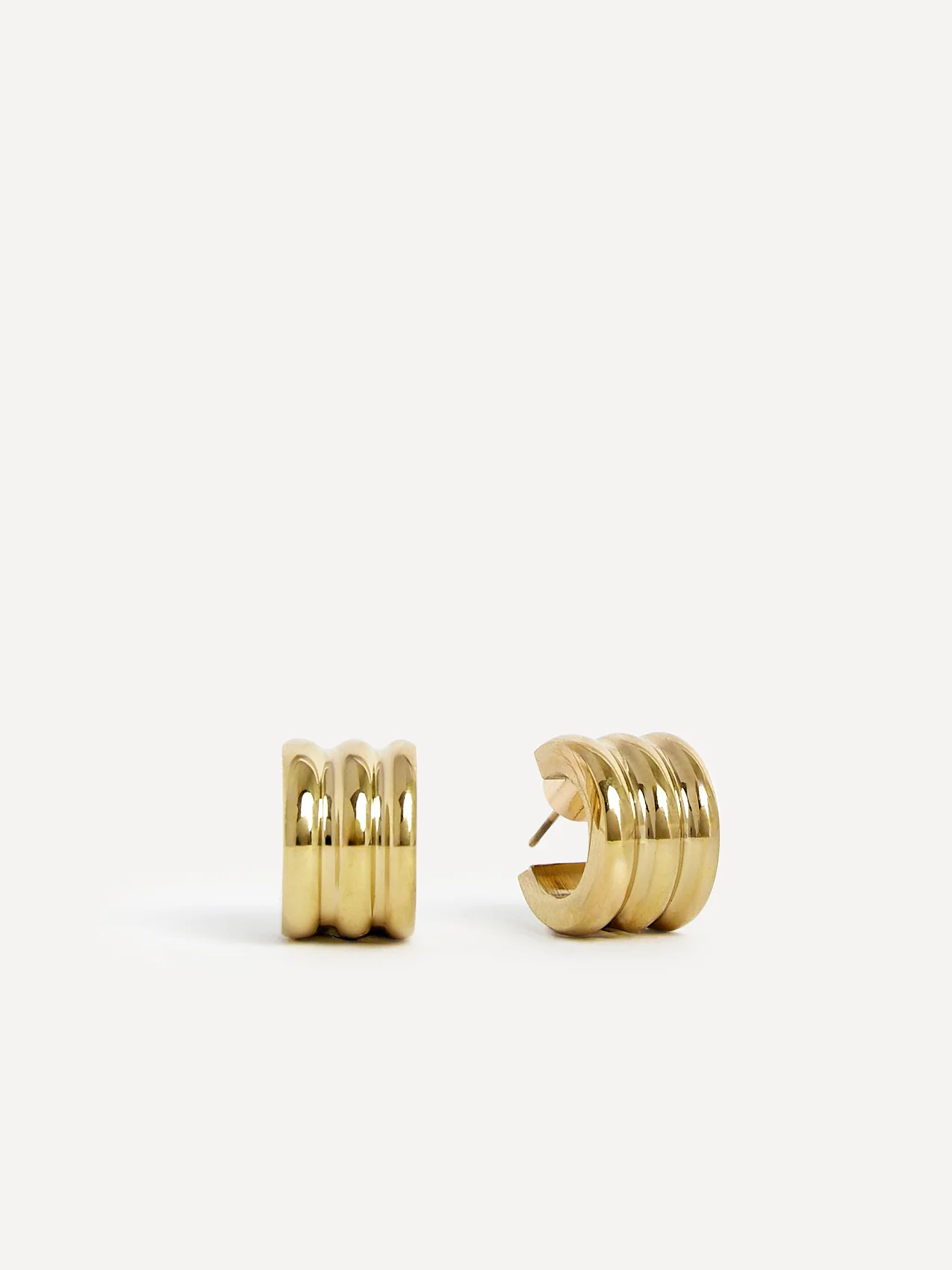 Noa Small Gold Hoop Earrings - Image 5