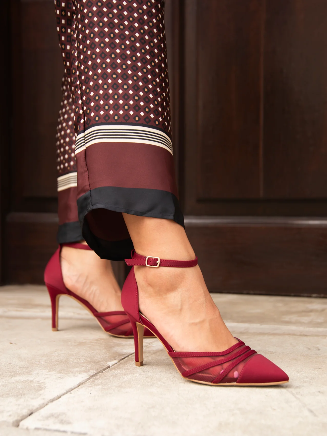 Tianey Wide Fit Burgundy Mesh Court Heels - Image 5